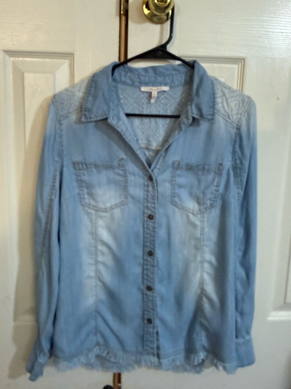 Miss Me Embroidered Chambray Western Shirt Small